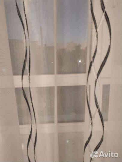 Тюль белая из 2шт длина-2,8м,шир.одной -3м