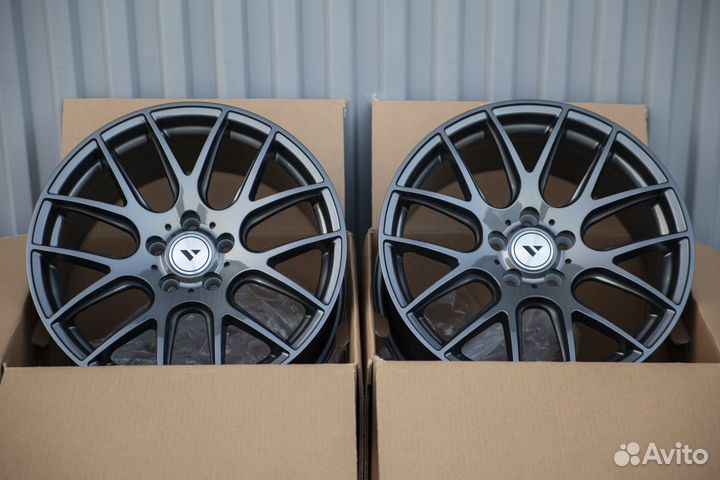 Диски R18 3SDM графит