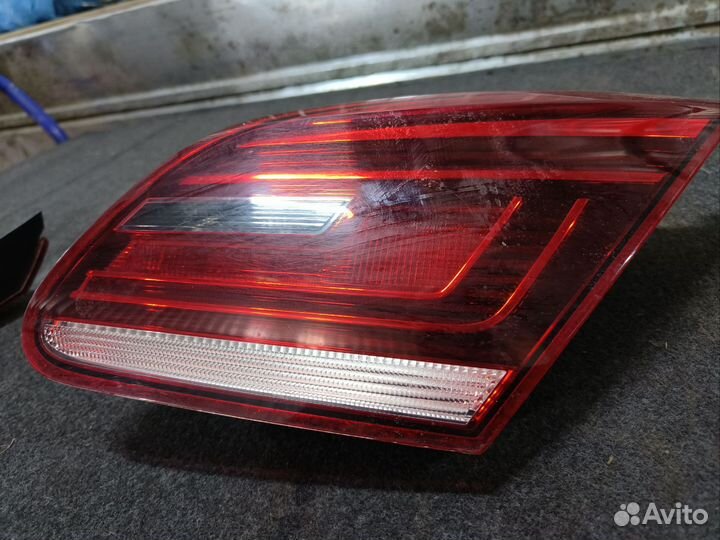Фонарь крышки багажника правый VW Passat CC 11-17г