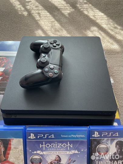 Sony PS4 Slim + игры на дисках