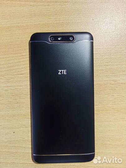 Телефон ZTE