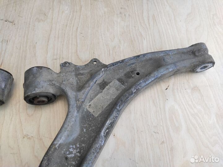 Рычаг подвески передний на Opel Astra J GTC