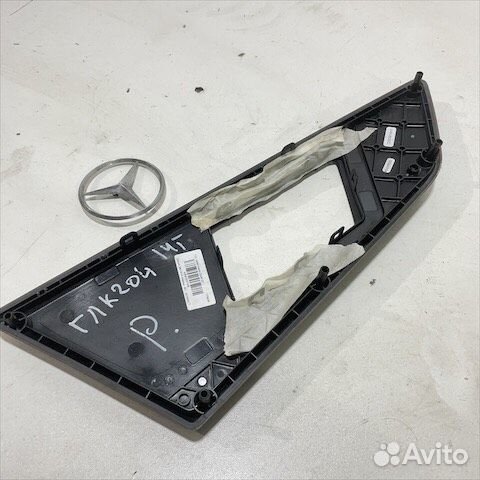 Накладка обшивки двери левой Мерседес x204