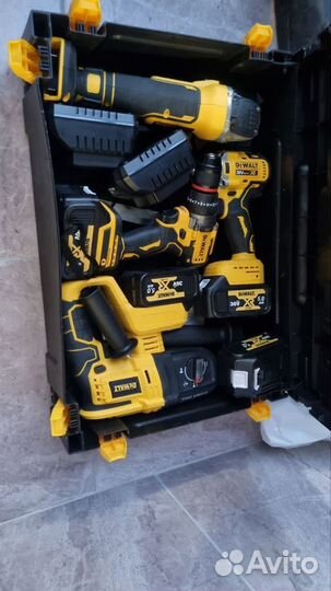 Набор электроинструмента 4в1 DeWalt