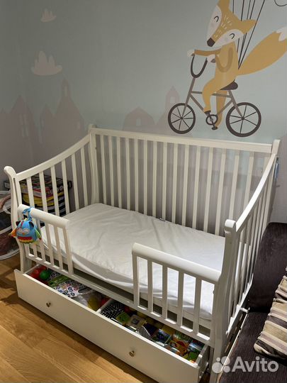 Детская кроватка из магазина Mothercare