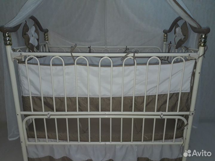 Кроватка детская