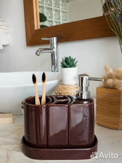 Набор керамический в ванную комнату