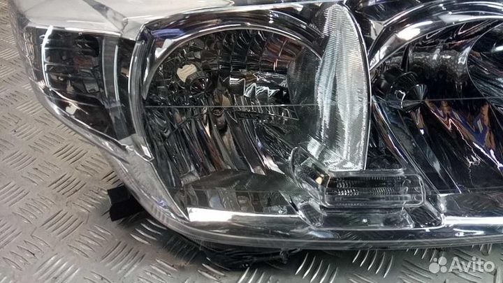 Фара правая Toyota Land Cruiser