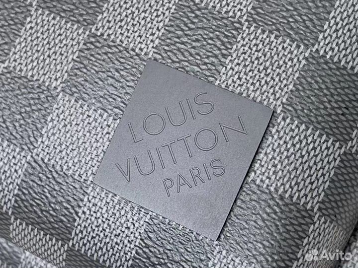 Louis Vuitton Avenue Sling bag