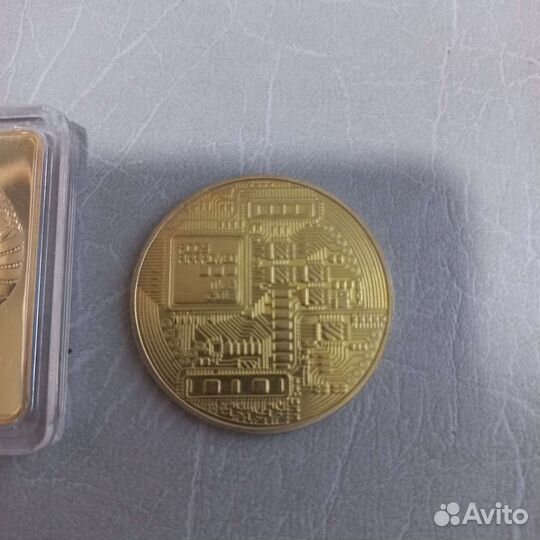 Сувенирные монеты биткоин