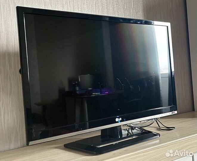 Телевизор LG 32LS570T-ZB
