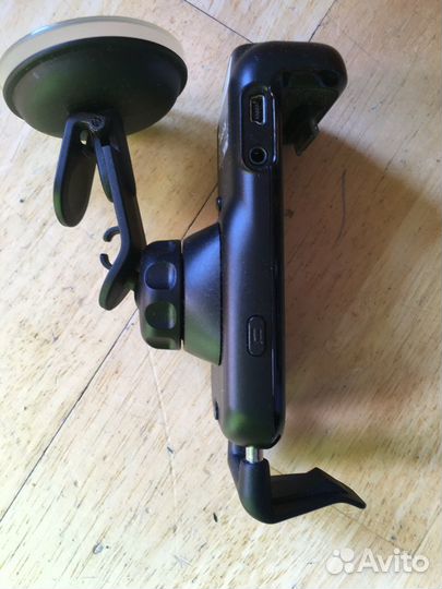 Автомобильный держатель для iPhone 4S Magellan Pr