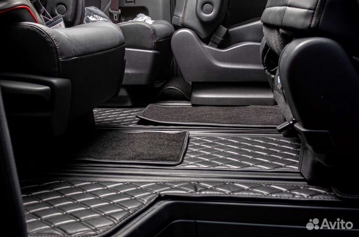 Коврик в багажник для Toyota HiAce