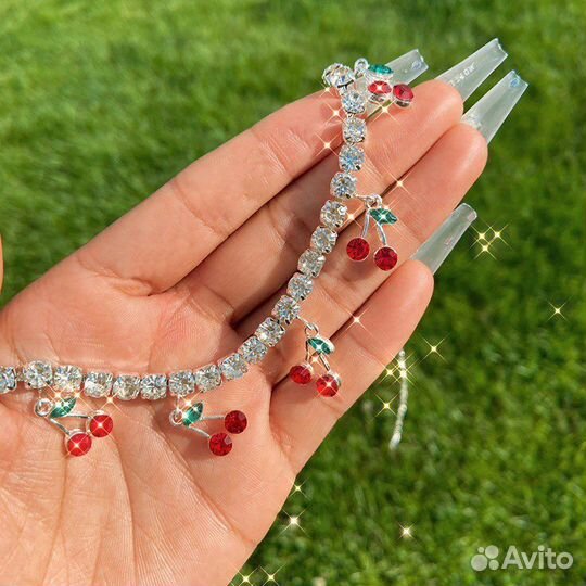 Браслет с вишнями