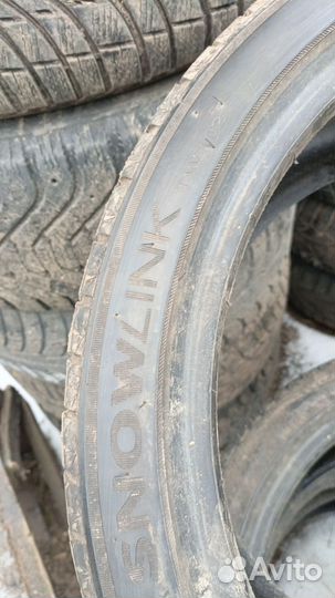 Triangle Snowlink TWT02 235/40 R18