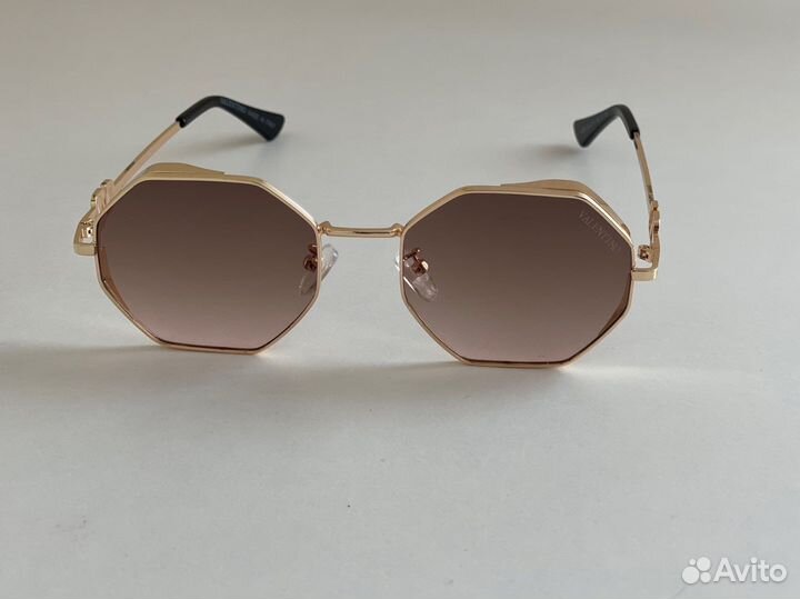 Солнцезащитные очки оригинальные женские valentino