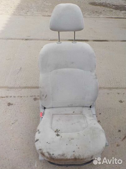 Сидение Hyundai Trajet переднее левое