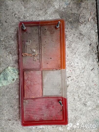 Стекло заднего фонаря ваз 2105