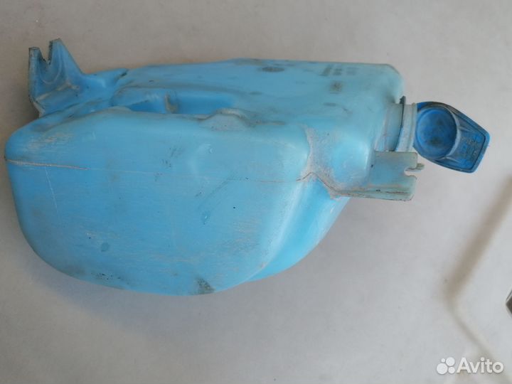 Бачок омывателя Volkswagen Golf 3 1991-1997