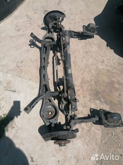 Задняя балка Фольксваген Тауран