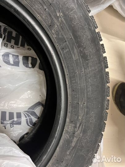 Nokian Tyres Hakkapeliitta R2 SUV 225/60 R17