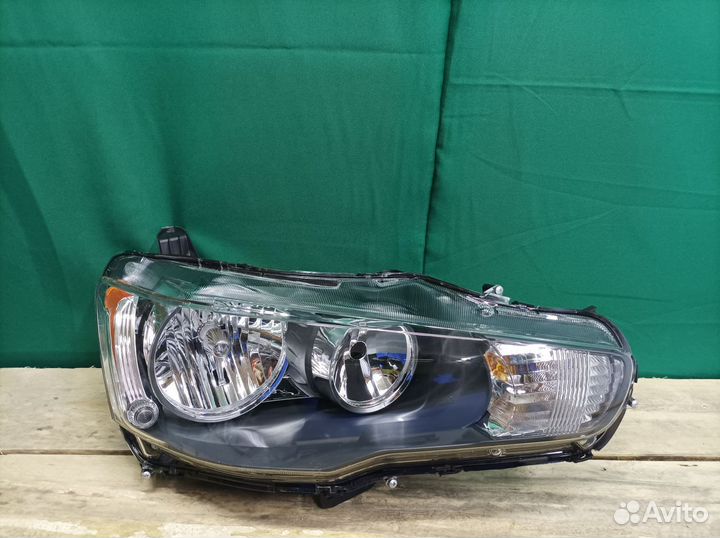 Фара правая Mitsubishi Lancer 10 2007