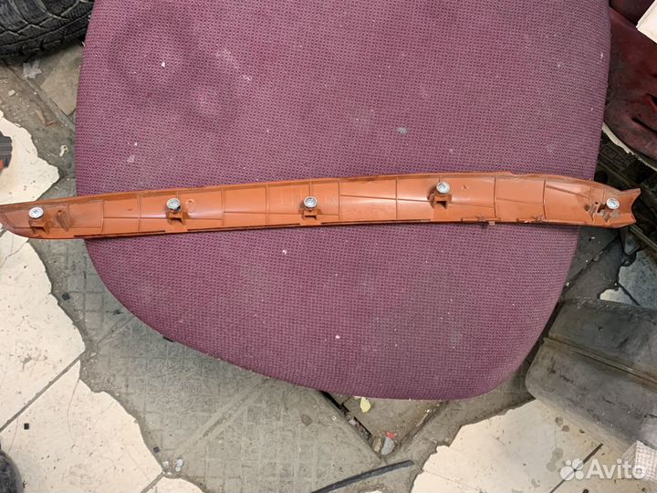 Вставка под дерево тойота авенсис 250