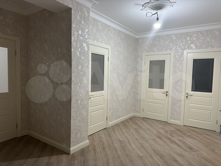 4-к. квартира, 112 м², 1/12 эт.