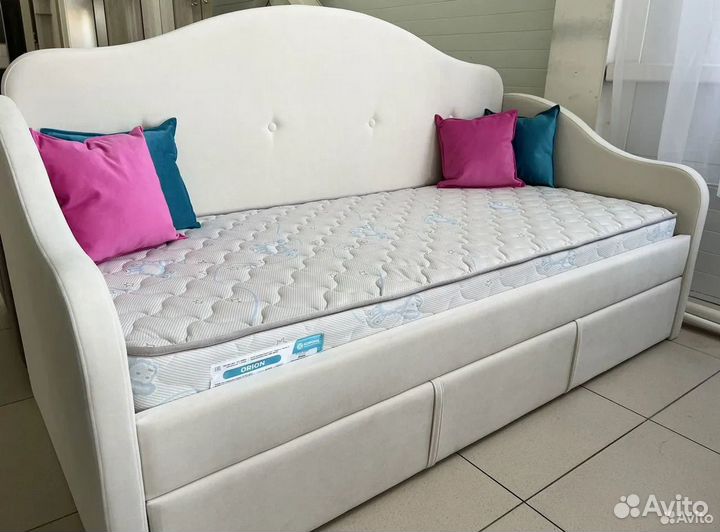 Мягкая выдвижная детская кровать