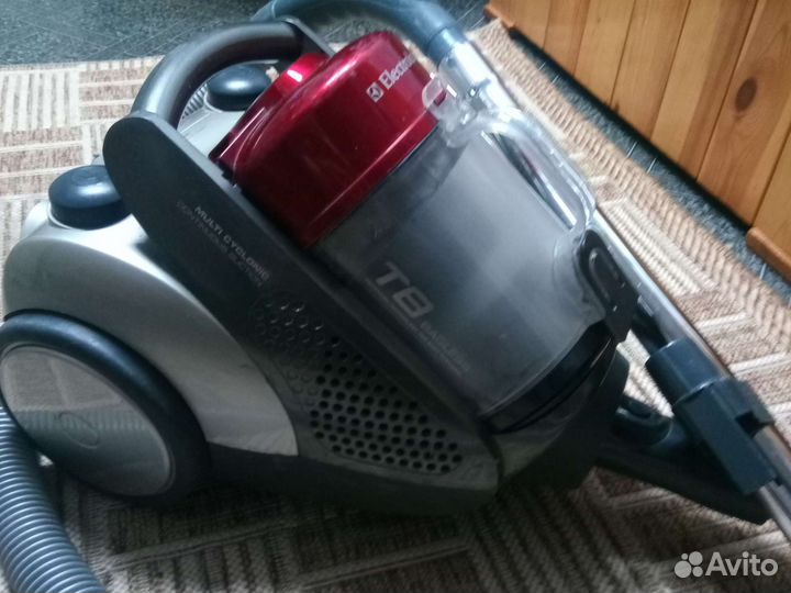 Пылесос Electrolux VC-TC3501S