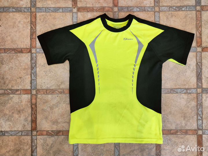 Спортивная футболка для подростка