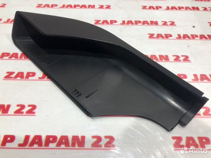 Крышка рейлинга задняя левая Mitsubishi Pajero 4