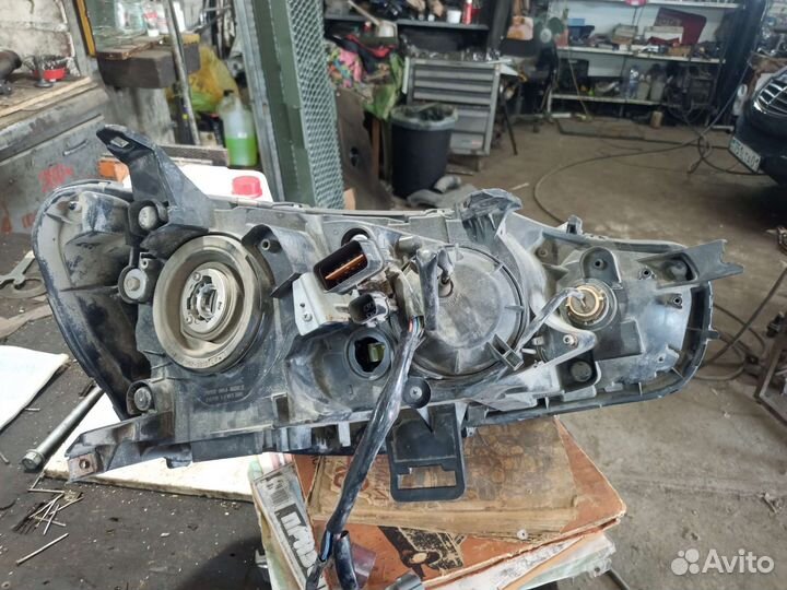 Левая фара Мицубиси аутлендер хл 2010, 2011, 2012