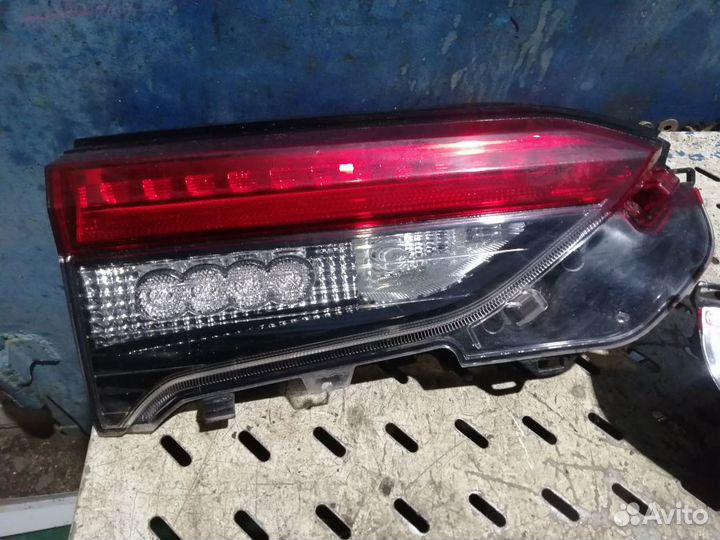 Фонарь задний в крышку багажника Toyota RAV4 XA50