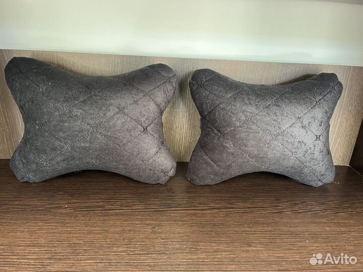 Подушка под шею в авто