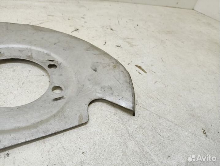 Щиток тормозного диска передний правый Cadillac