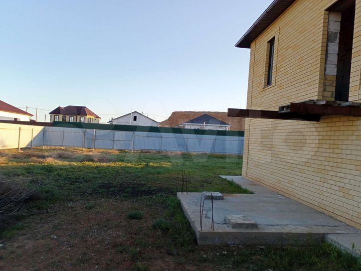 Коттедж 200 м² на участке 10 сот.