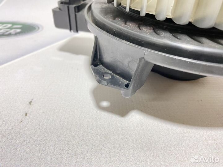 Моторчик отопителя Jaguar XJ X351 XF X250