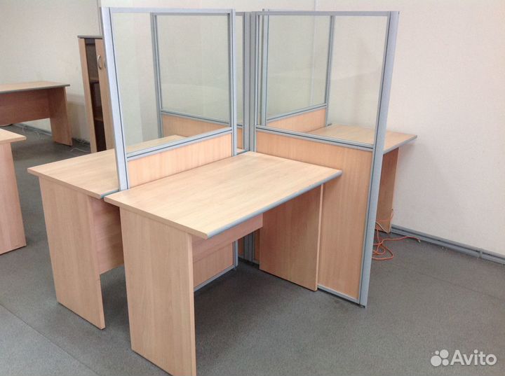 Комплект мебели на четыре рабочих места
