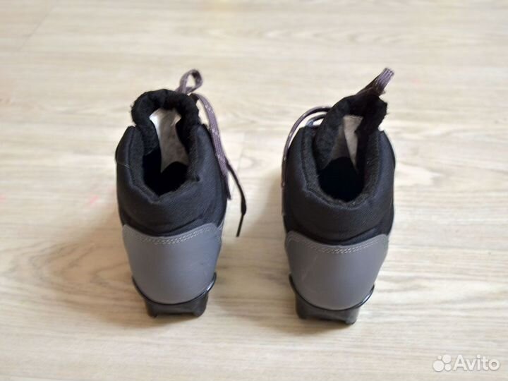 Лыжные ботинки р.35