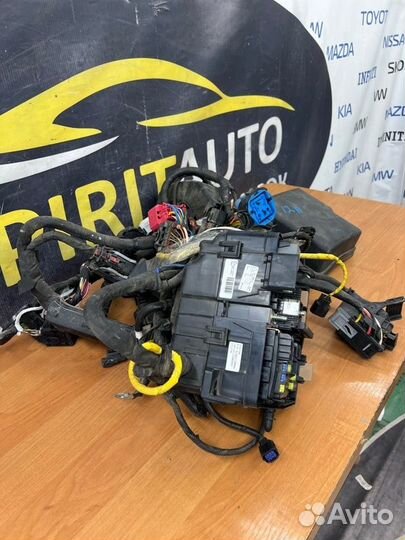 Блок предохранителей под капот Kia Sorento Prime 3