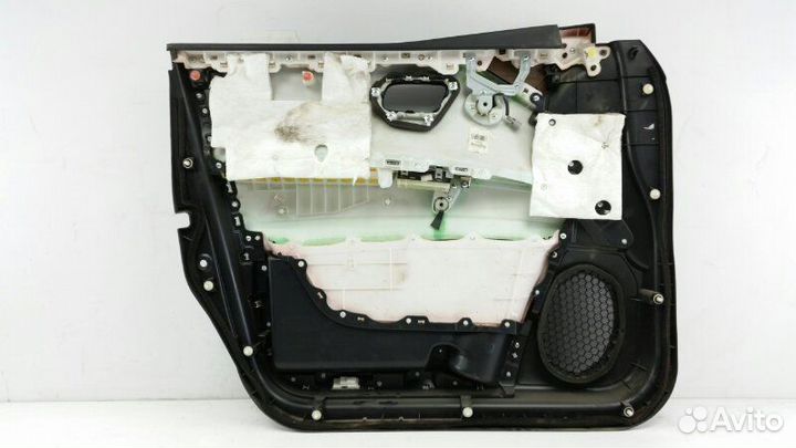 Обшивка двери передняя правая Nissan Patrol Y62