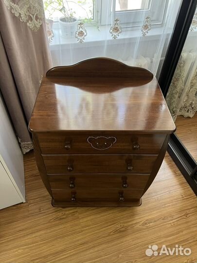 Детская кровать и комод гандылян