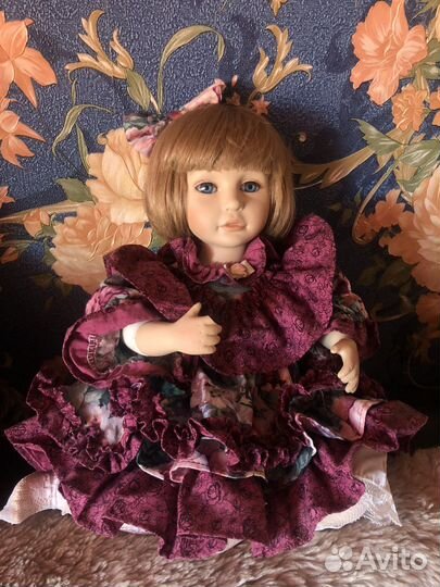 Кукла фарфоровая коллекционная