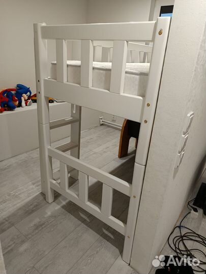 Двухъярусная кровать бу массив