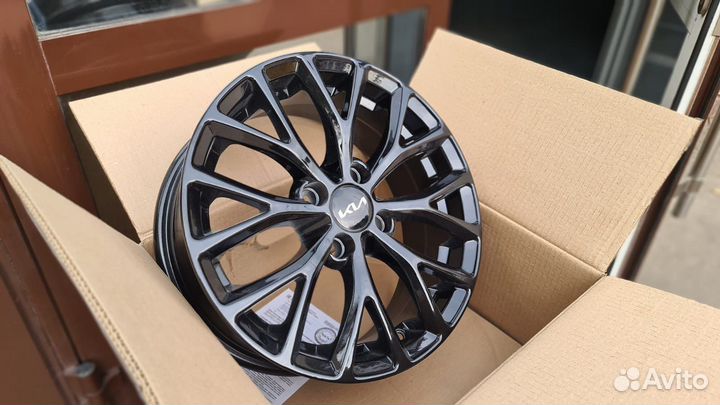 Новые комплект Россия R15 на Kia Rio X X-Line