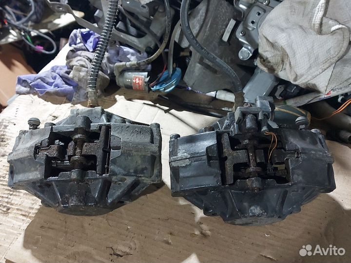 Супорт задний тормозной Мерседес 215, 220