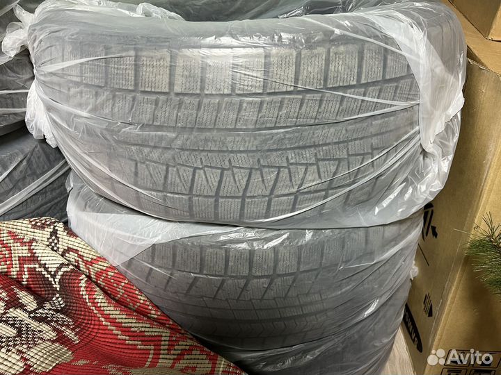 Bridgestone Blizzak Revo GZ 225/50 R18
