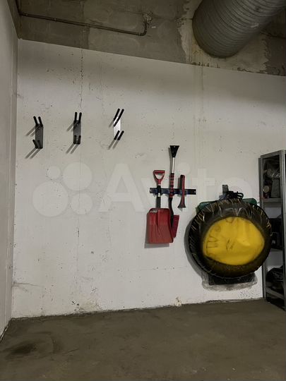 Машиноместо, > 30 м²