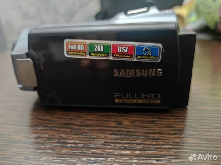 Цифровая видеокамера samsung